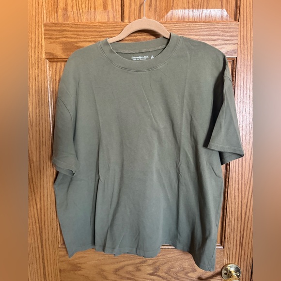 Abercrombie & Fitch Tops - Abercrombie & Fitch Women’s Olive Short Sleeve Tee - 100% Cotton - XL